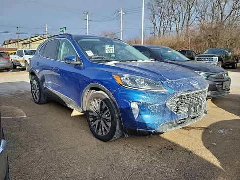 Used 2022 Ford Escape Titanium image 1