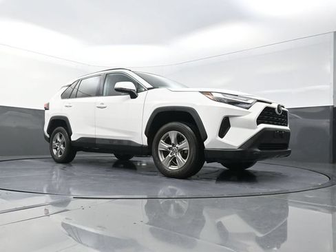 Used 2024 Toyota RAV4 XLE FWD image 31