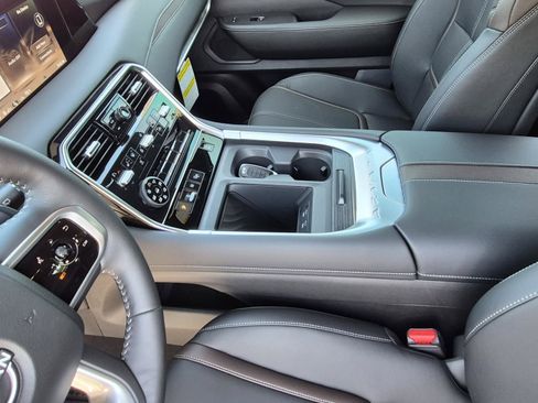 New 2026 Nissan Armada SL w/ Captain's Chari Seat Package AWD/4WD image 24