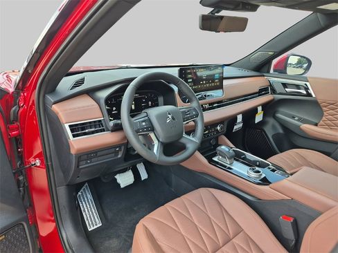 New 2025 Mitsubishi Outlander SEL image 9