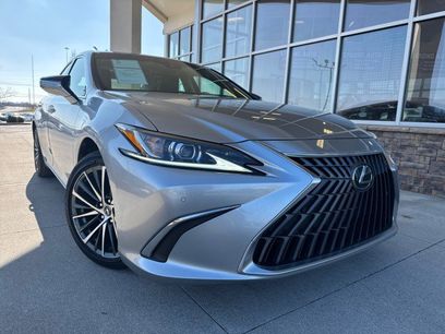 Used 2023 Lexus ES 250 w/ Premium Package