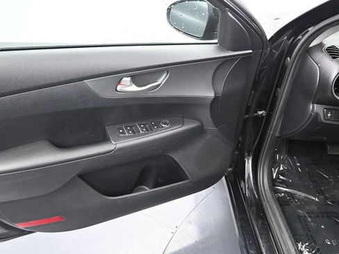 Used 2020 Kia Forte LXS FWD image 8