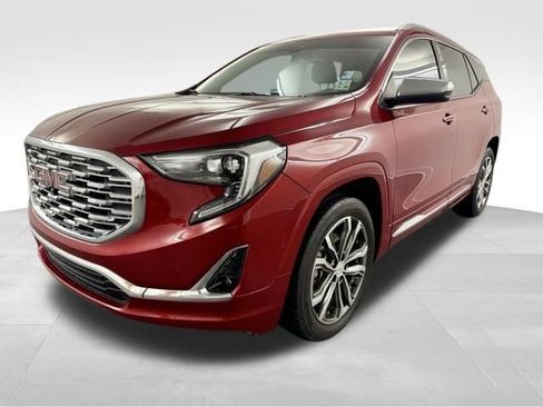 Used 2019 GMC Terrain Denali w/ Advanced Safety Package image 4