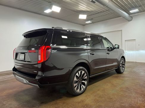 Used 2025 Ford Expedition Max Platinum w/ Driver's Package AWD/4WD image 34
