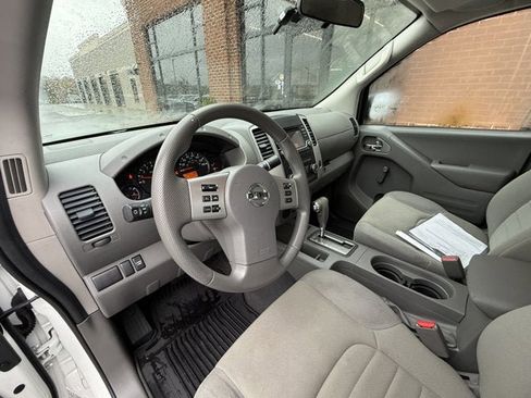 Used 2018 Nissan Frontier S image 18