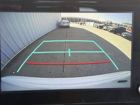 Used 2020 Toyota Corolla LE FWD image 18