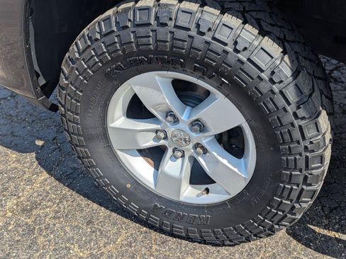 Used 2017 RAM 1500 Express AWD/4WD image 30