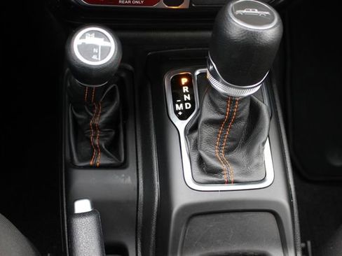 Used 2023 Jeep Gladiator Mojave w/ Cold Weather Group AWD/4WD image 28
