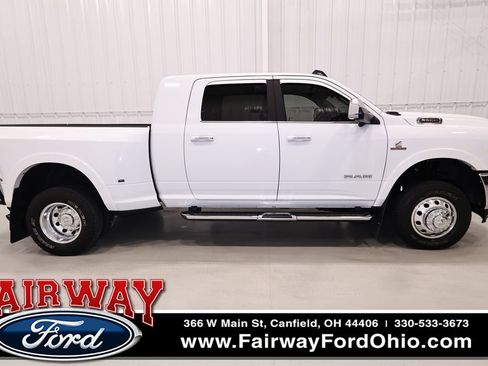 Used 2022 RAM 3500 Laramie AWD/4WD image 1