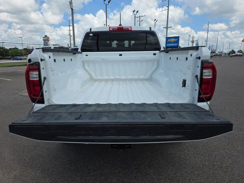Used 2024 GMC Canyon AT4 AWD/4WD image 13