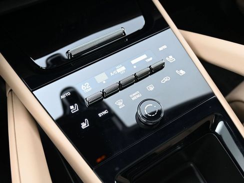 Certified 2024 Porsche Cayenne S AWD/4WD image 22