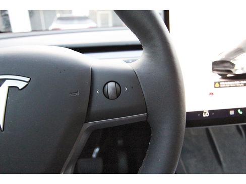 Used 2025 Tesla Model Y Long Range RWD image 20