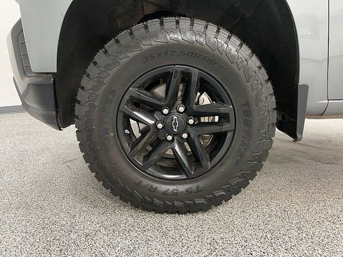 Used 2021 Chevrolet Silverado 1500 LT Trail Boss w/ Convenience Package II image 19