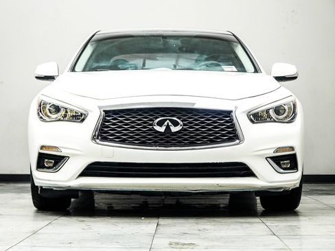 Used 2018 INFINITI Q50 Luxe w/ Essential Package (3.0T Luxe) RWD image 8