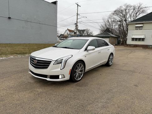 Used 2019 Cadillac XTS Luxury image 3