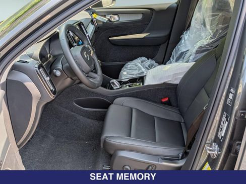 New 2026 Volvo XC40 B5 Plus w/ Climate Package AWD/4WD image 14