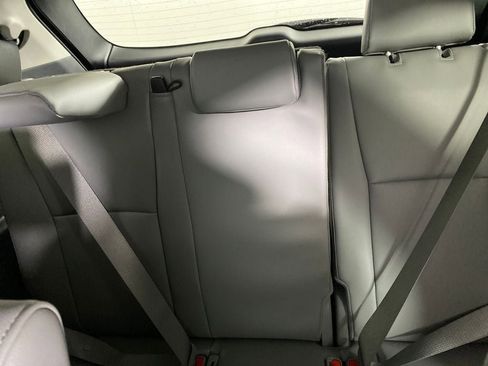 New 2026 Toyota Highlander Platinum image 31