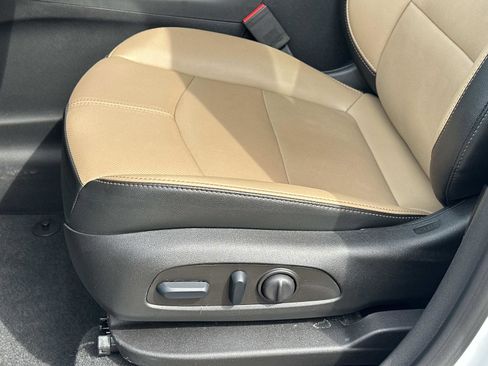 Certified 2023 Chevrolet Equinox Premier AWD/4WD image 16