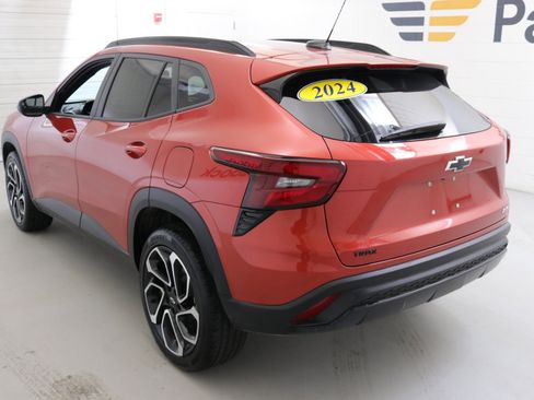 Used 2024 Chevrolet Trax RS w/ Driver Confidence Package image 7