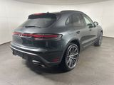 Certified 2025 Porsche Macan image 5