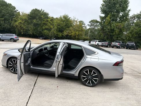 Used 2024 Honda Accord Touring image 21
