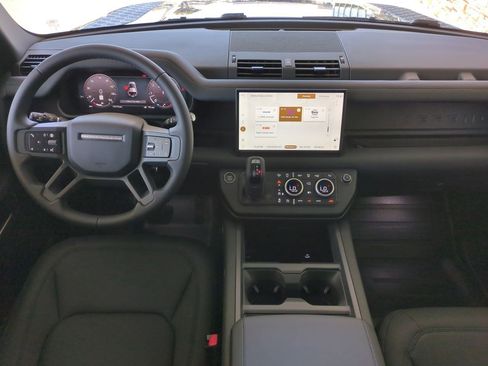 New 2025 Land Rover Defender 110 S image 22