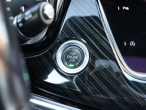 Used 2023 Cadillac XT6 Premium Luxury image 46