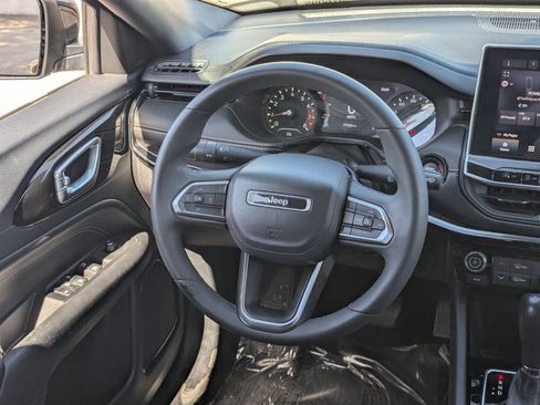 Used 2022 Jeep Compass Altitude image 13