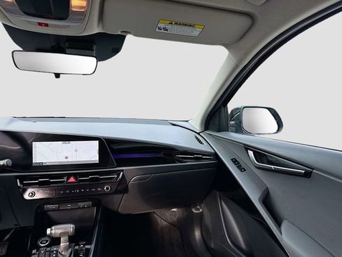 Used 2023 Kia Niro EX image 26