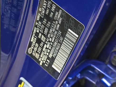 Used 2021 Hyundai Venue SE FWD image 27