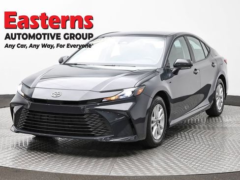 Used 2025 Toyota Camry LE FWD image 1