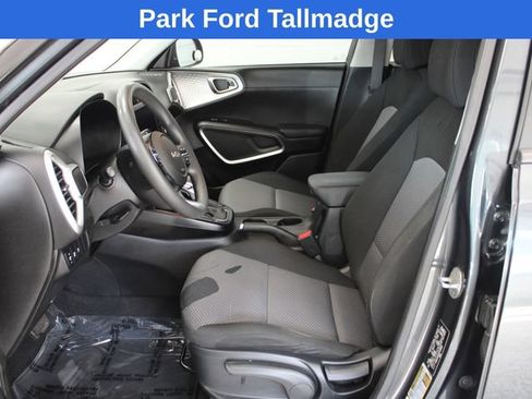 Used 2023 Kia Soul LX FWD image 13