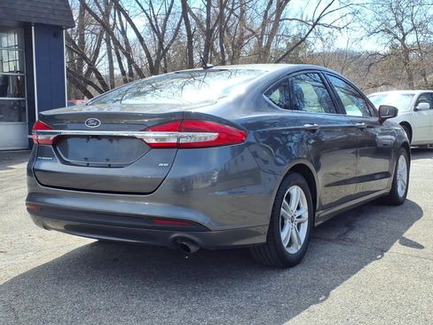 Used 2018 Ford Fusion SE image 5