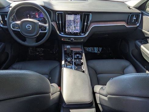 Used 2023 Volvo V60 B5 Cross Country Plus image 16