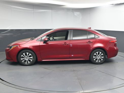 Used 2022 Toyota Corolla LE FWD image 5