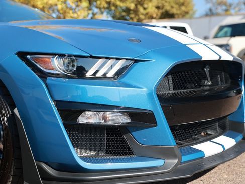 Used 2021 Ford Mustang Shelby GT500 w/ Technology Package RWD image 9