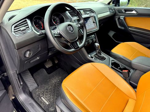 Used 2019 Volkswagen Tiguan SE image 11