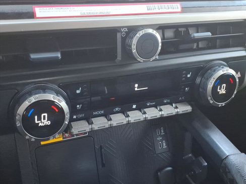 Used 2024 Toyota Tacoma Limited w/ Limited Package (LT) image 18