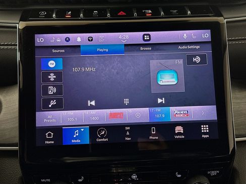 Used 2023 Jeep Grand Cherokee L Limited RWD image 21