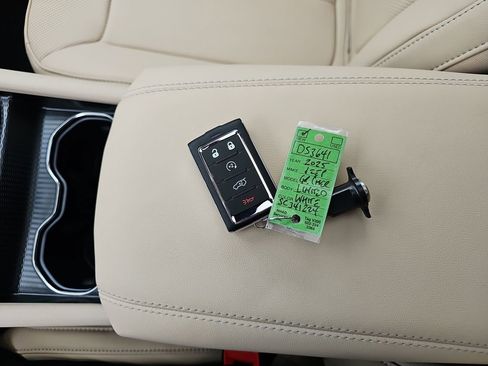 New 2025 Jeep Grand Cherokee Limited w/ Luxury Tech Group II image 33