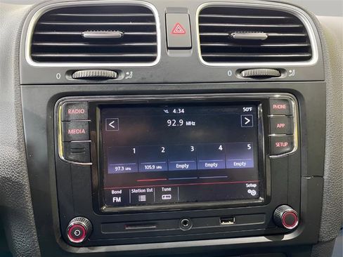 Used 2014 Volkswagen Golf TDI image 16