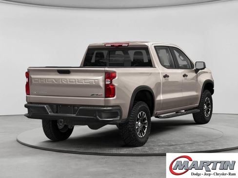 Used 2022 Chevrolet Silverado 1500 ZR2 w/ Technology Package AWD/4WD image 2