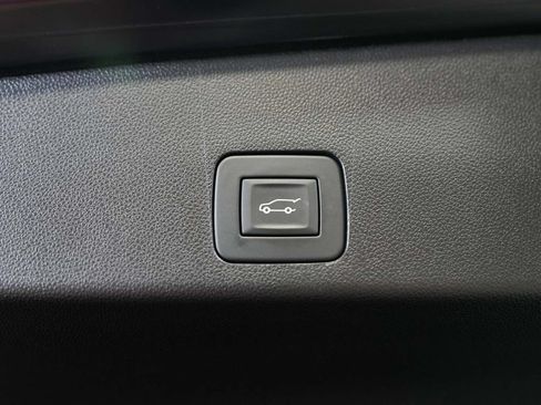 Used 2023 Buick Encore GX Select w/ Sport Touring Package AWD/4WD image 41