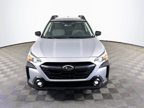 Used 2024 Subaru Outback Premium AWD/4WD image 2