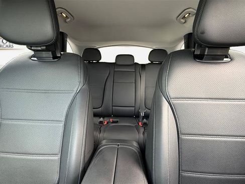 Used 2025 Mercedes-Benz GLC 350e 4MATIC image 23