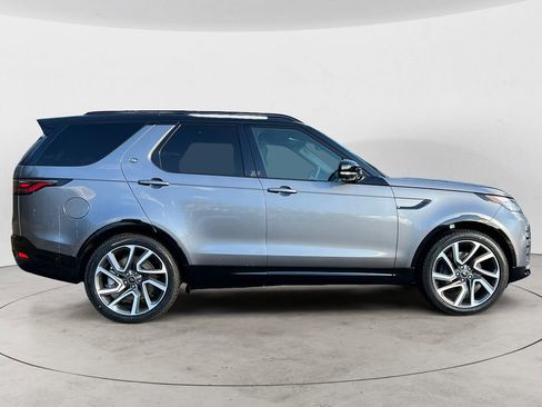 New 2025 Land Rover Discovery Dynamic SE image 6