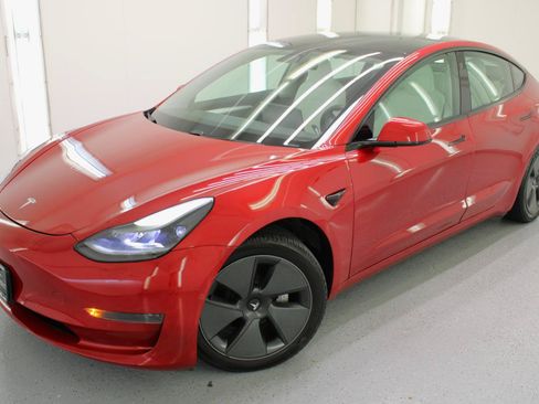 Used 2021 Tesla Model 3 Standard Range Plus RWD image 2