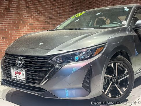 Used 2025 Nissan Sentra SV image 3