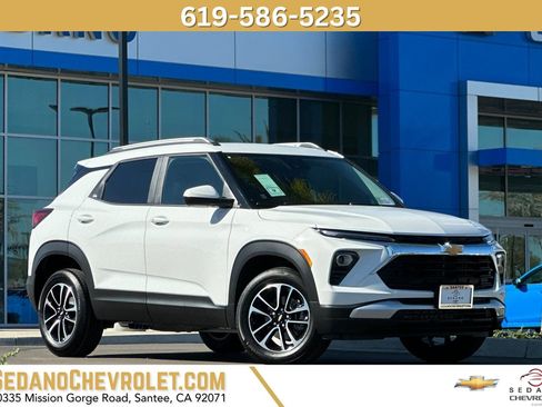 New 2026 Chevrolet TrailBlazer LT w/ LPO, Blackout Package AWD/4WD image 1