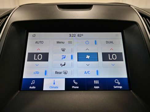 Used 2020 Ford Edge SEL w/ Cold Weather Package AWD/4WD image 15